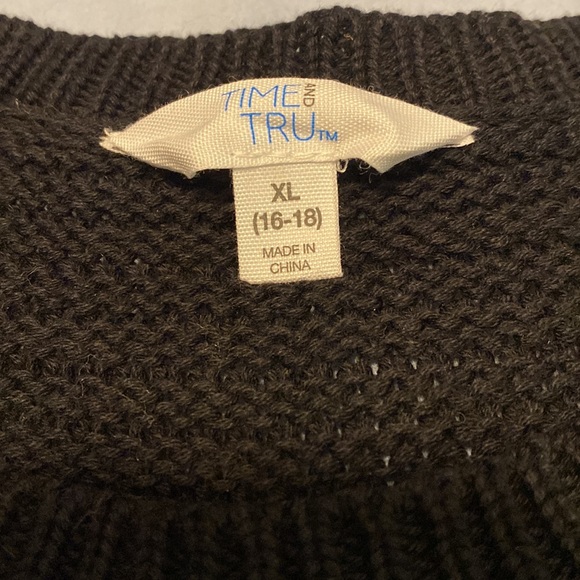 Womens cable knit sweater (blk) w/ cream stripes on arms size XL - Picture 3 of 3